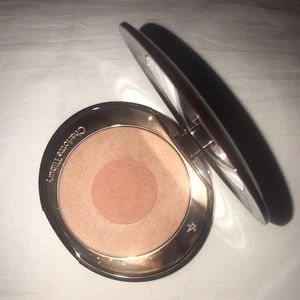 Charlotte Tilbury FIRST LOVE Cheek to Chic Blush